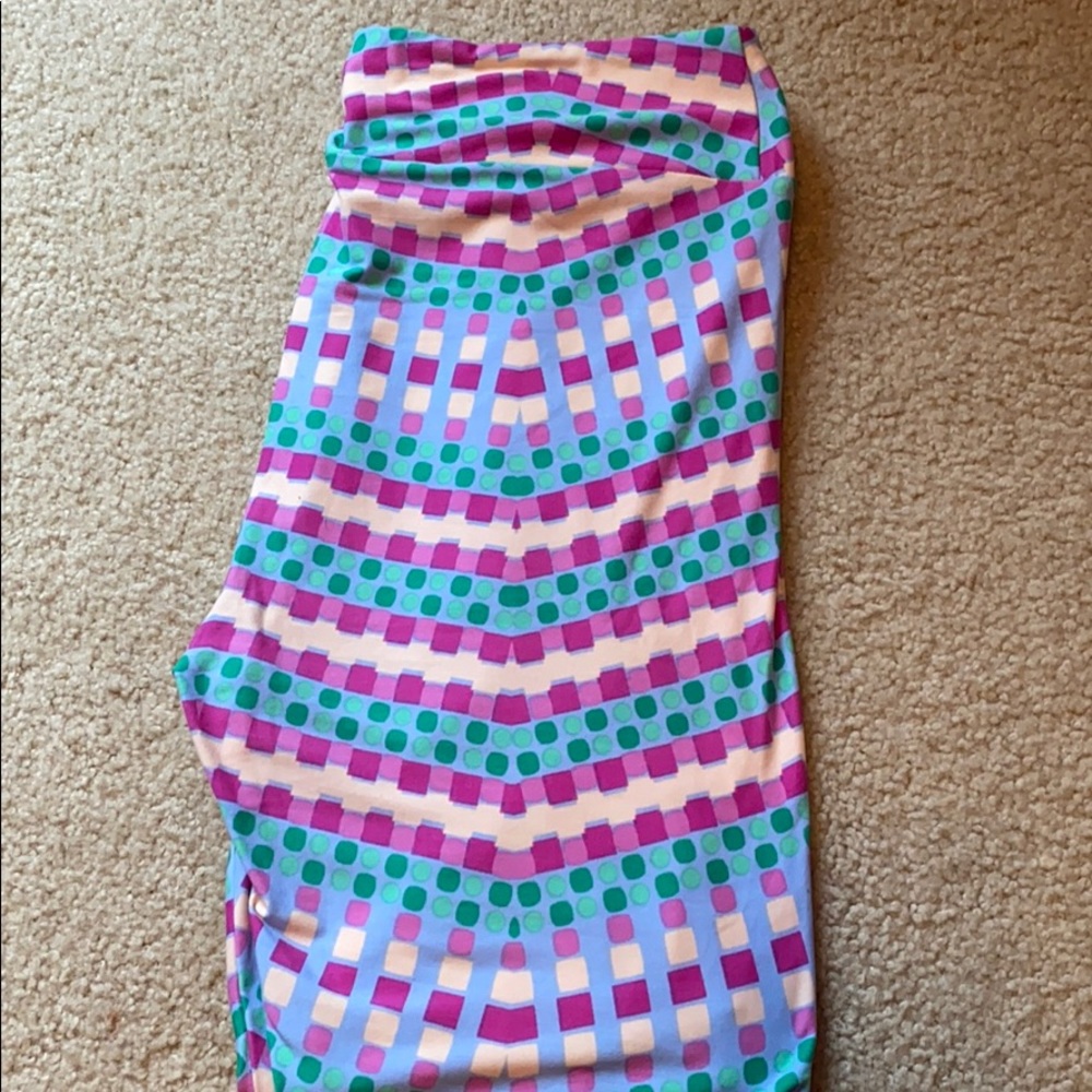 LuLaRoe Tall and Curvy Leggings